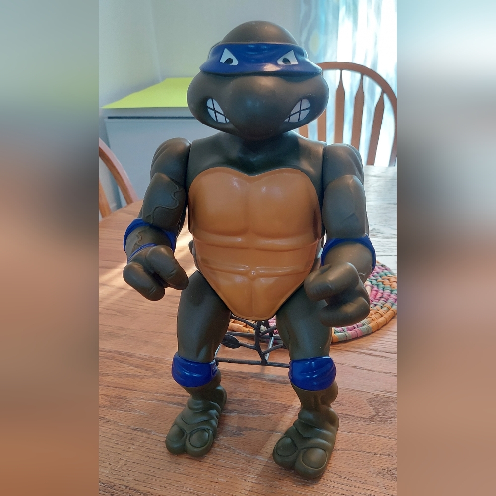 TMNT Vintage 1989 Donatello 13' Figurine